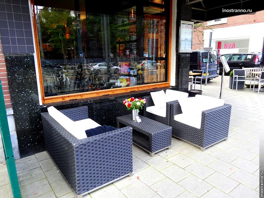 Уличное кафе Амстердама