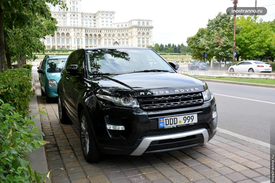 Черный Range Rover в Румынии