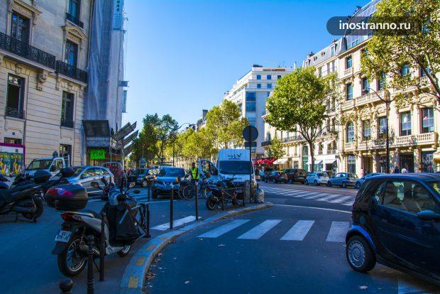 Пешеходный переход и улица Парижа