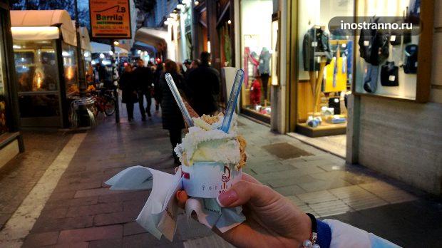 Итальянское мороженое в Риме