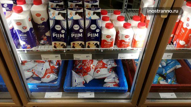 Молочные продукты в супермаркете Maxima