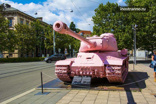 Розовый Танк в Чехии