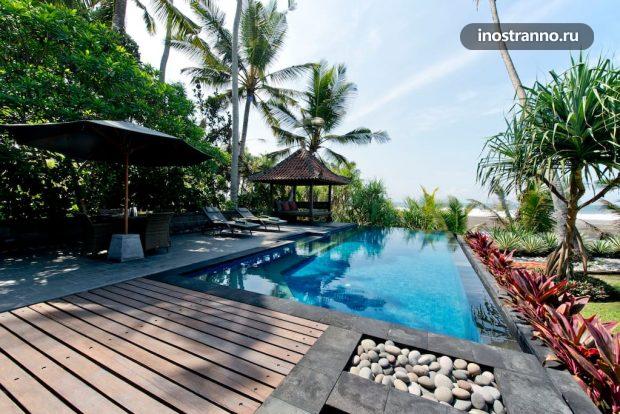 Аренда дома с бассейном на берегу моря на Бали