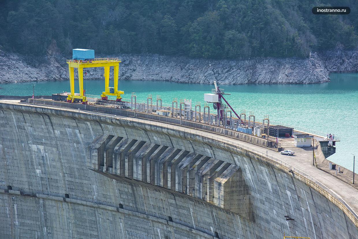 Гидроэлектростанция Ингурская ГЭС в Грузии