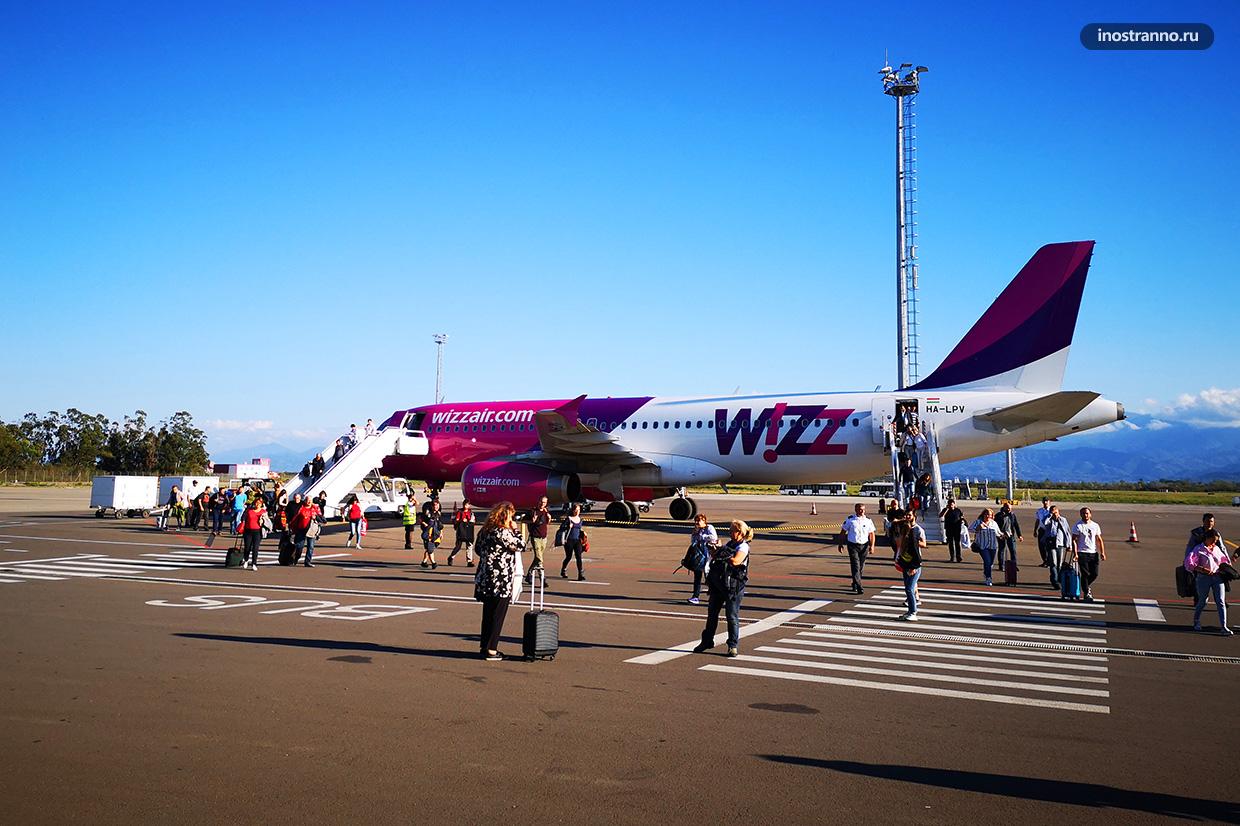 Самолет Wizz Air в Грузии