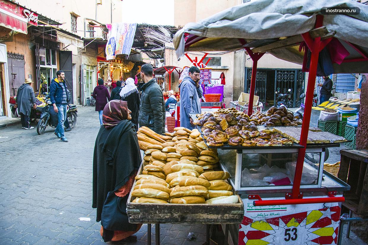 Хлеб на рынке в Марракеше
