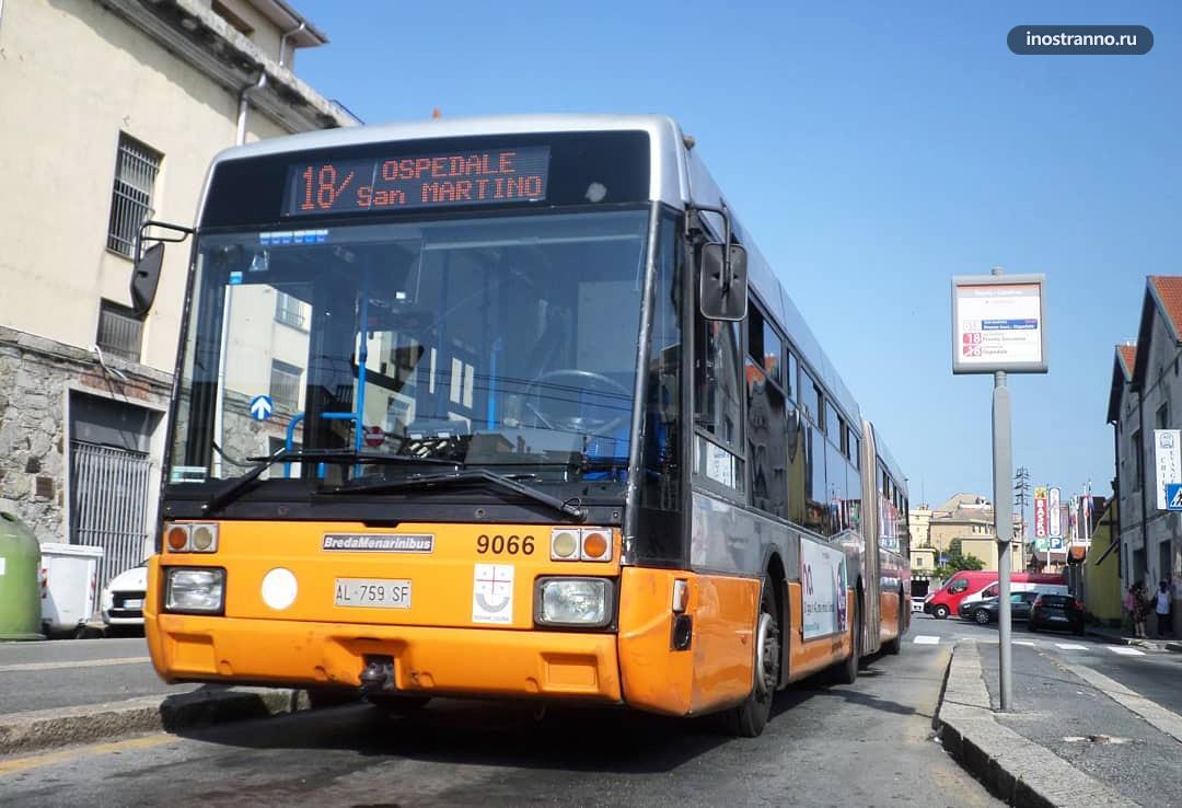 Городской автобус в Генуе