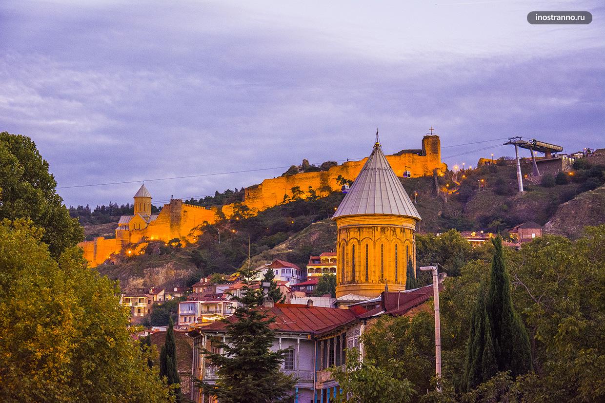 Крепость Нарикала в Тбилиси Ночью