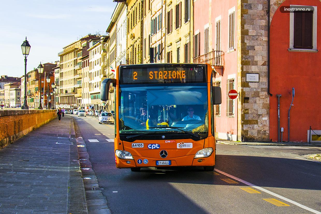 Городской автобус в городе Пиза