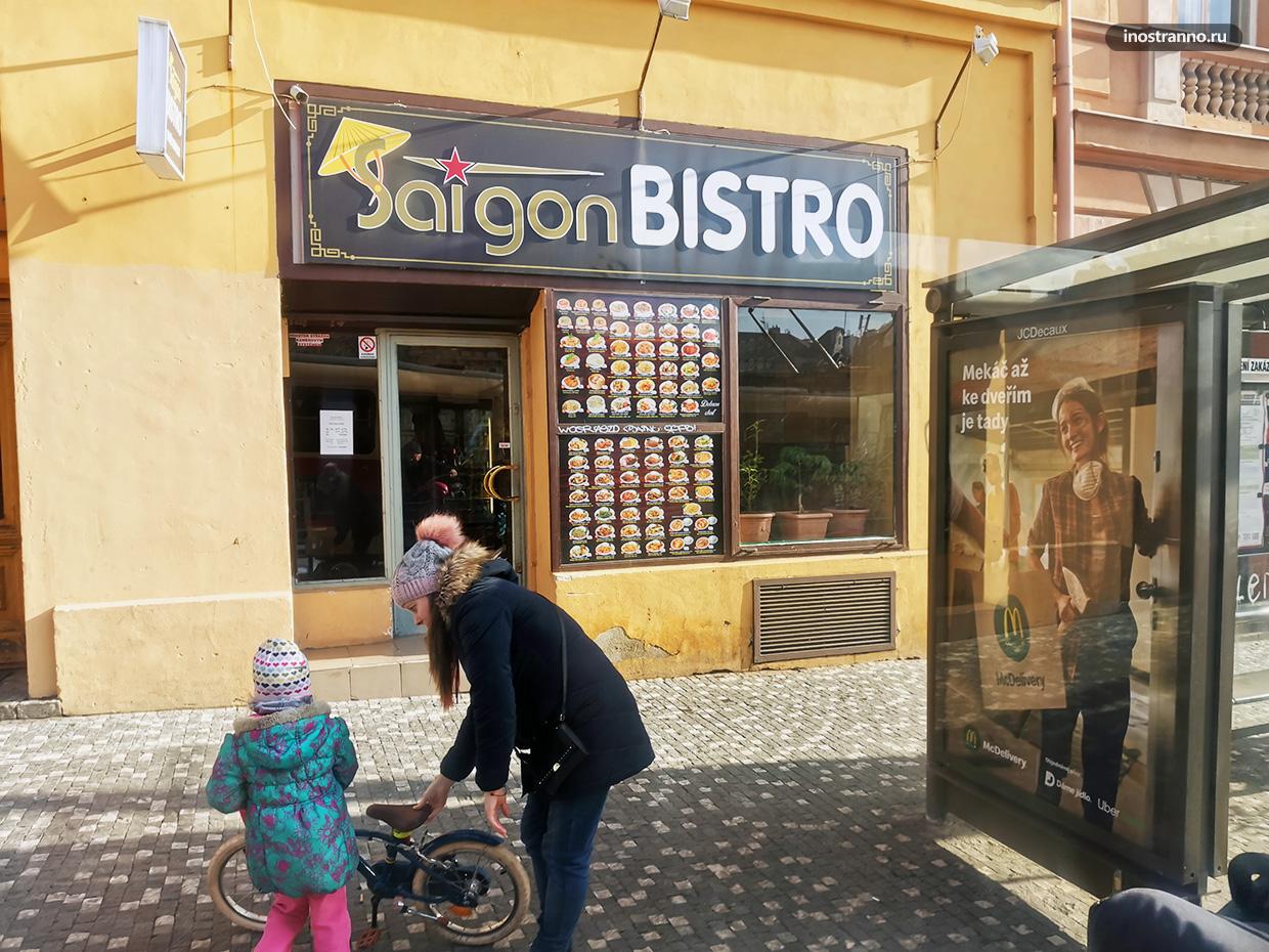 Вьетнамское кафе в Праге где можно недорого поесть