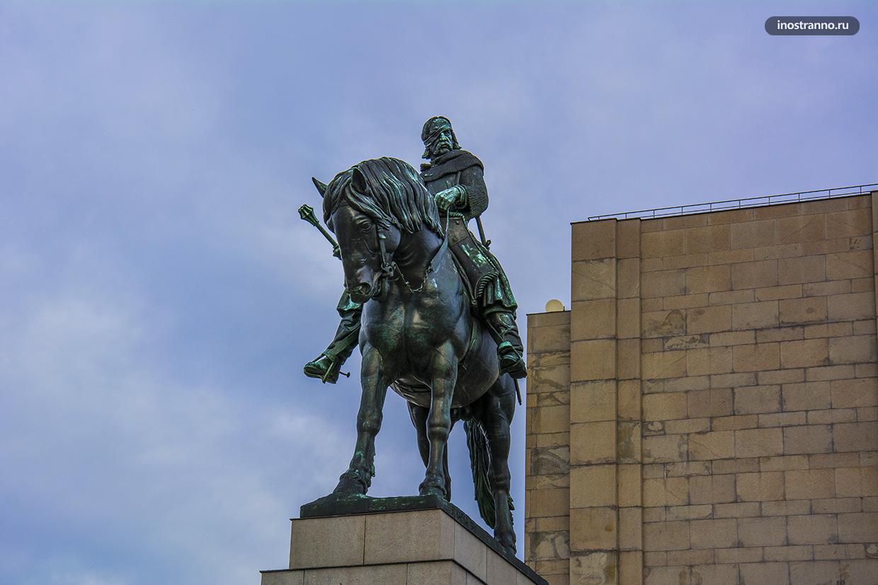 Конная статуя Яна Жижки на Холме Витков в Праге