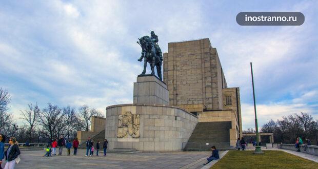 Холм Витков в Праге и его нетуристическая смотровая площадка