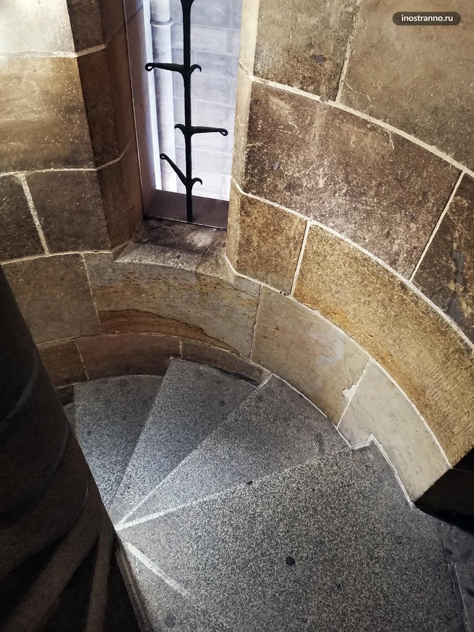 Лестница на смотровую площадку в Праге