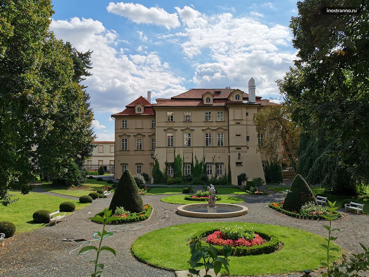 Фюрстенбергский дворец в Праге