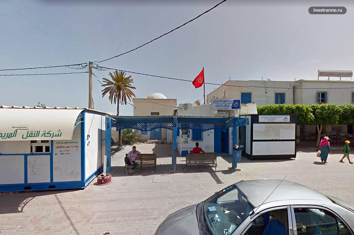 Автобусная остановка в Джербе Тунис