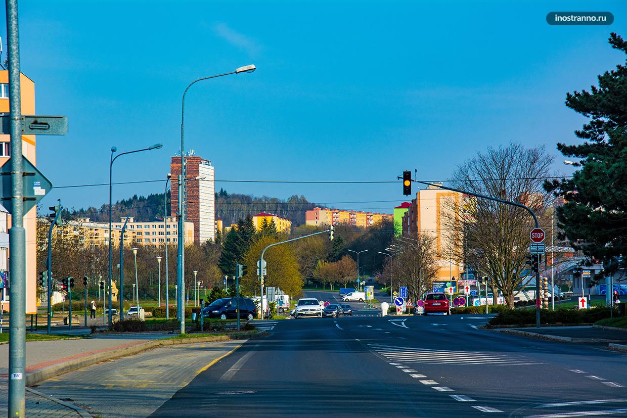 Дороги в Чехии в городе Мост и разметка