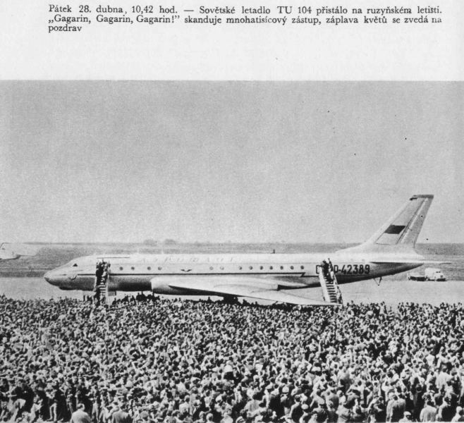 Прибытие Гагарина в Прагу на самолете