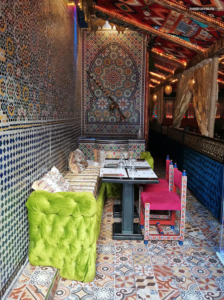 Типичное арабское кафе интерьер