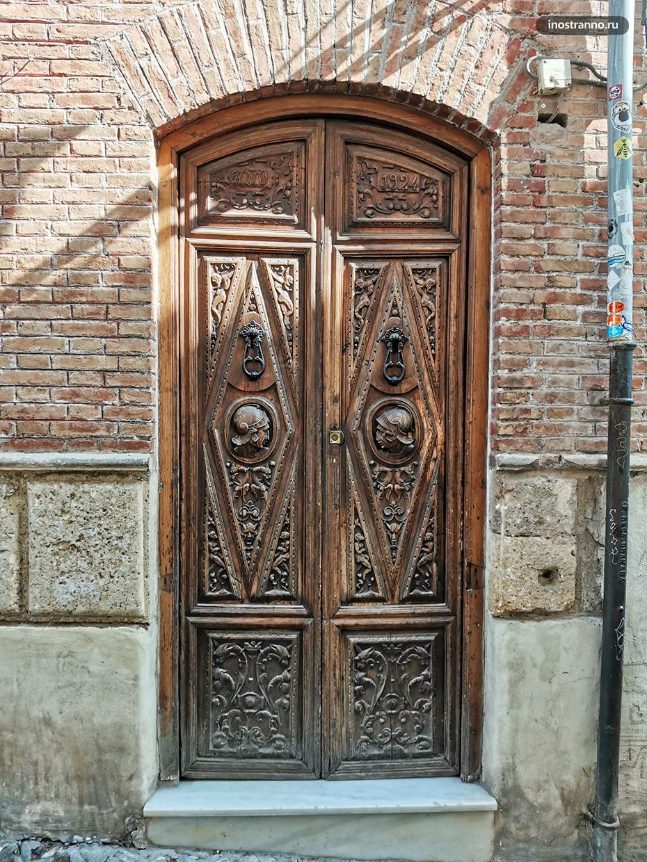 Деревянные двери как в Марокко